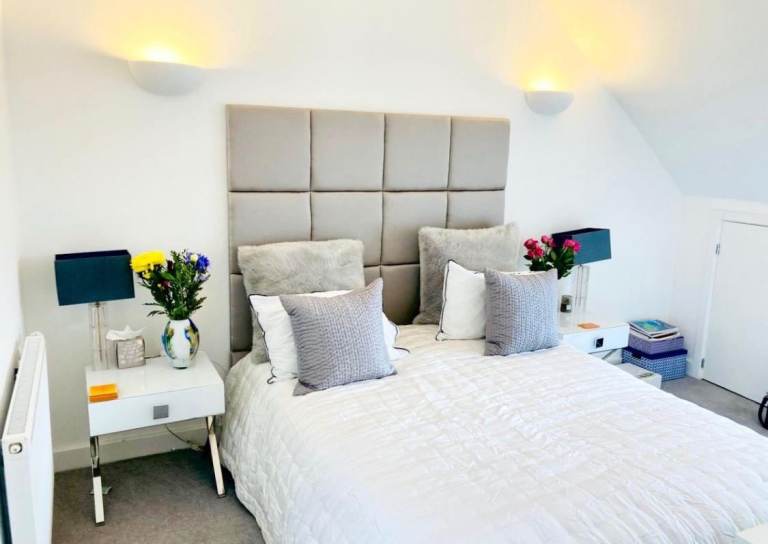 Room McReady Road in Greater London
