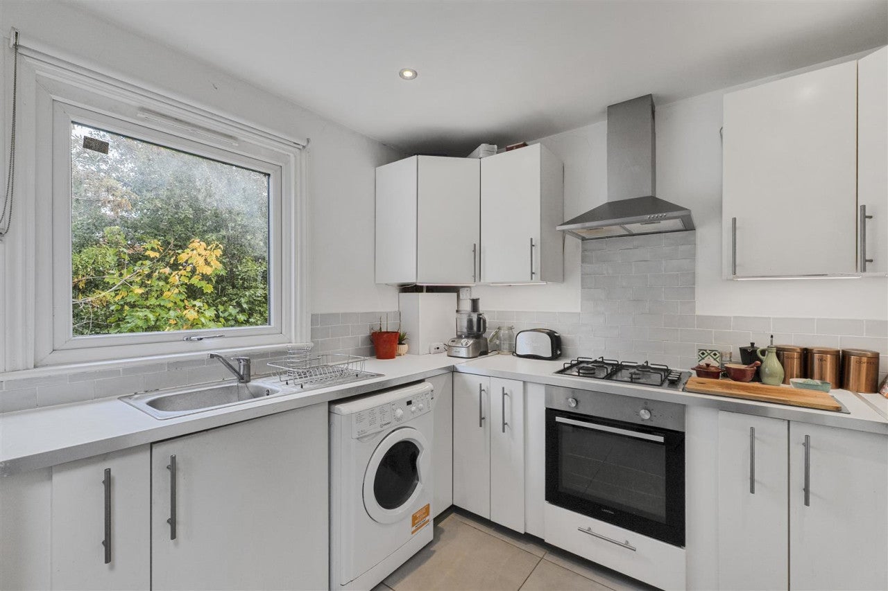 Flat Norwood Road in Greater London