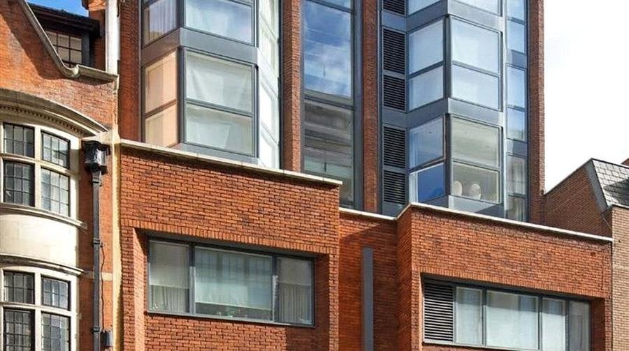 Flat Standen Avenue in Greater London