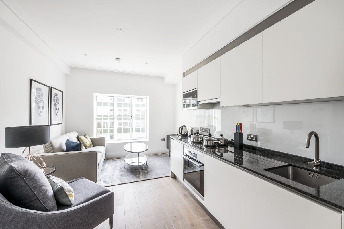 Flat Kingsway in City of Westminster