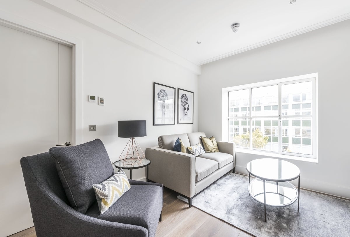 Flat Kingsway in City of Westminster