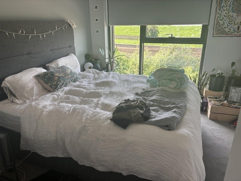 Room Wickford Way in Greater London