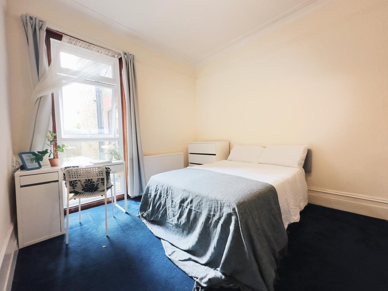 Room Balham Park Road in Greater London