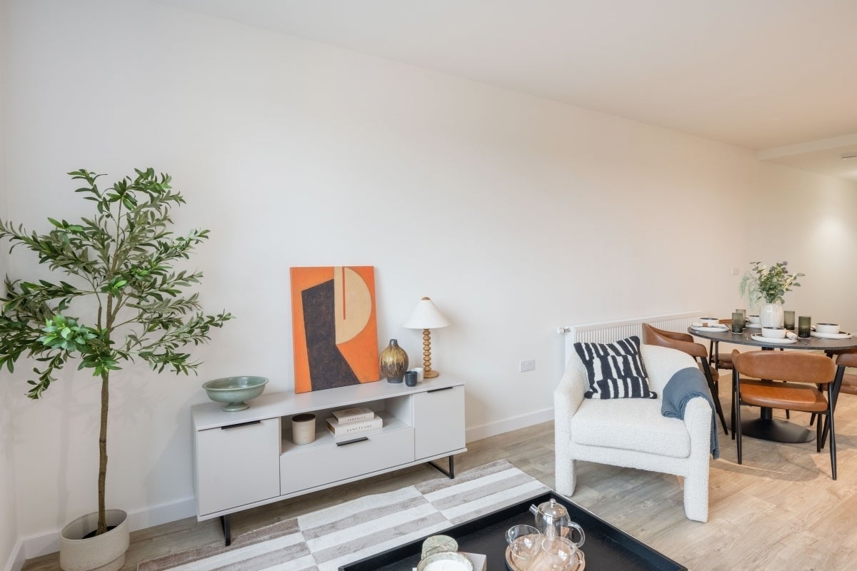 Flat Elmsleigh Road in Borough of Spelthorne
