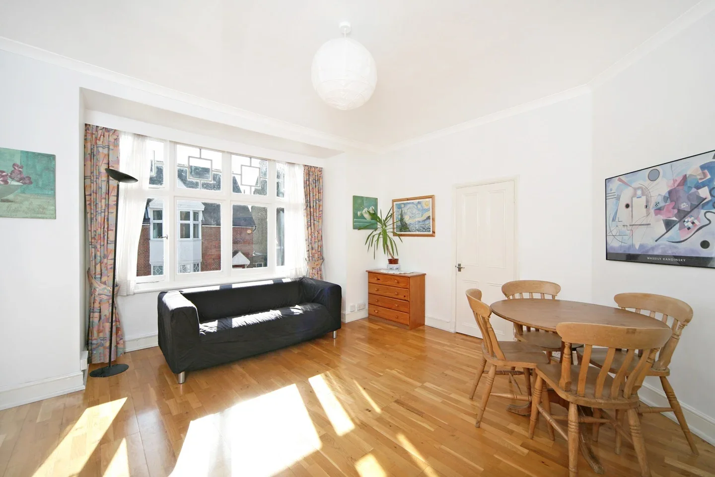Flat Blandford Road in Greater London