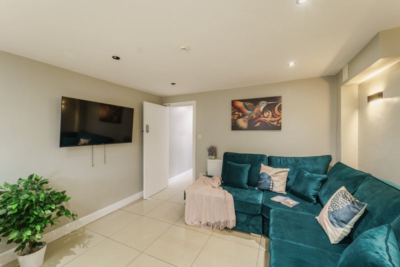 Room Humber Avenue in Coventry