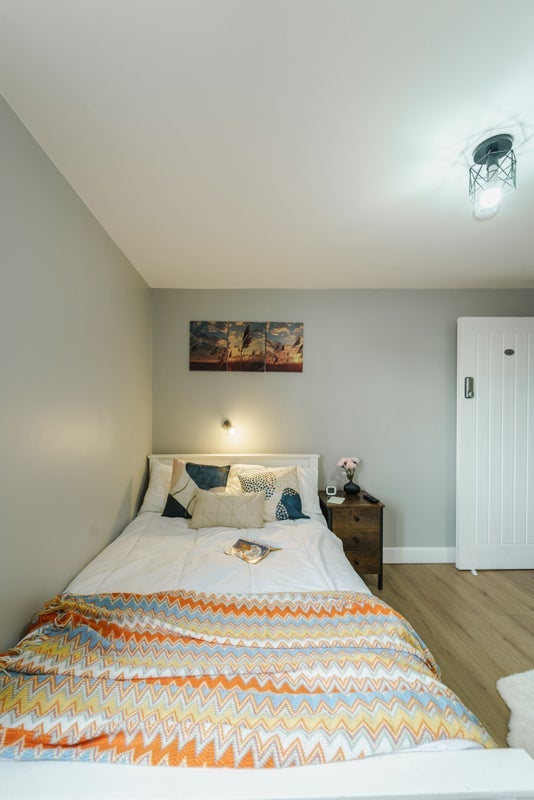 Room Humber Avenue in Coventry