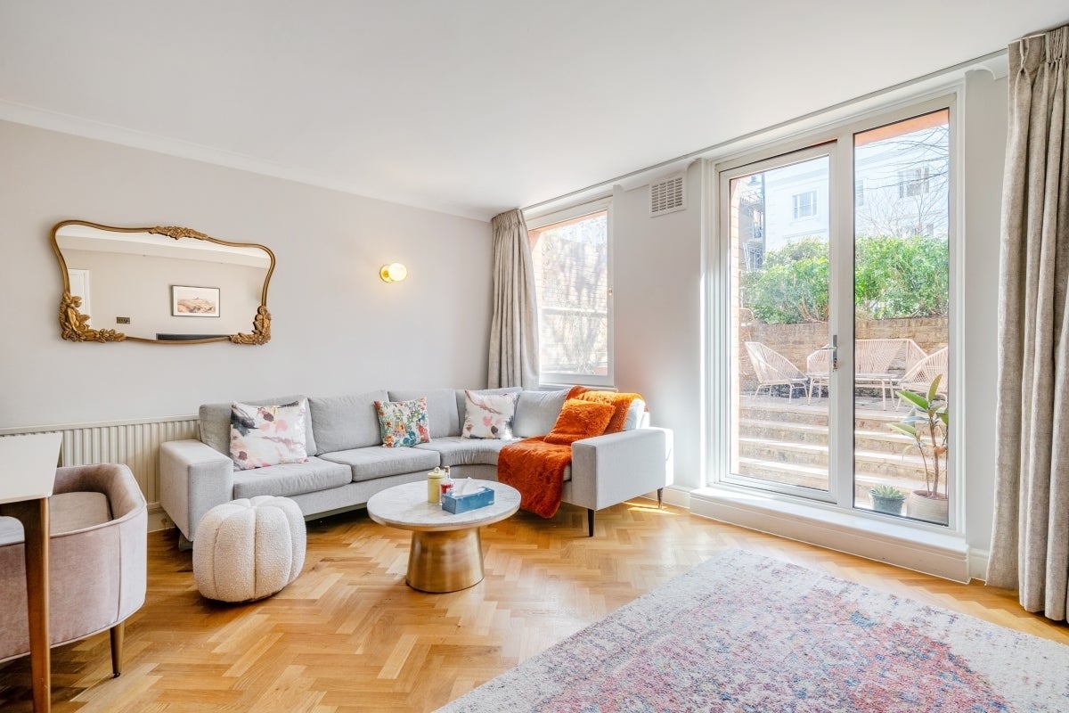 Flat Chepstow Villas in Greater London