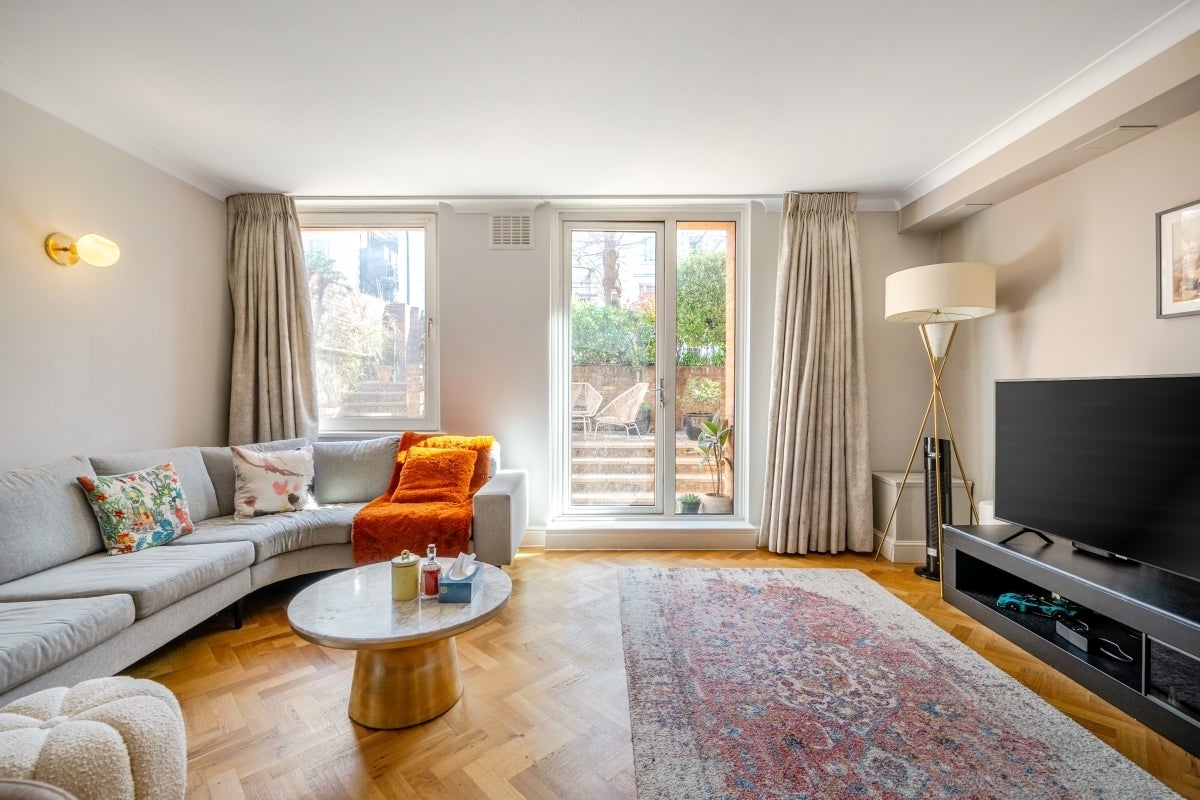 Flat Chepstow Villas in Greater London
