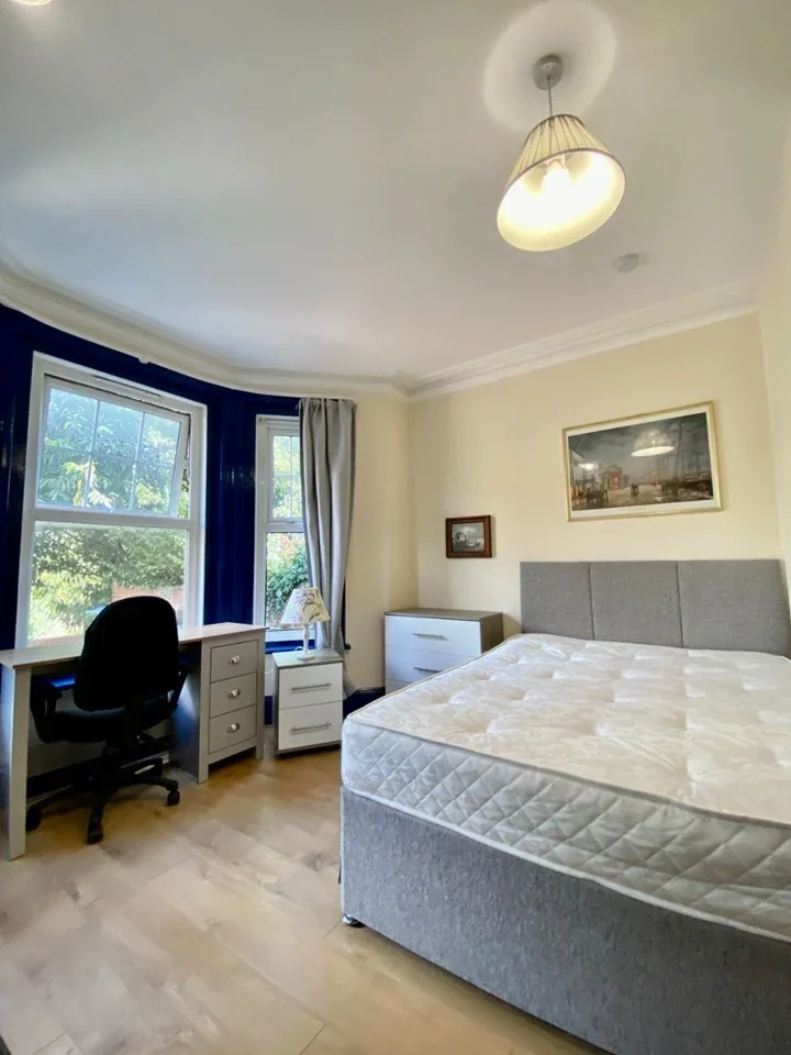 Room Portswood Road in Southampton