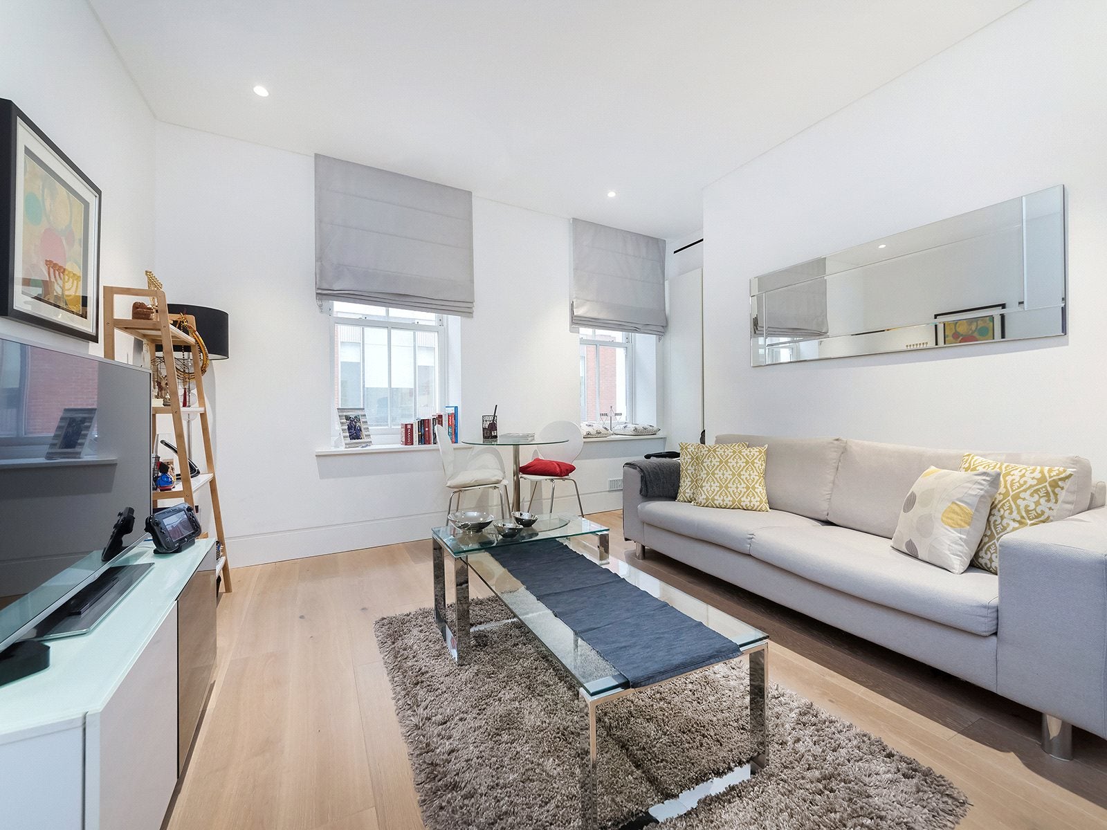 Flat Dean Street in City of Westminster