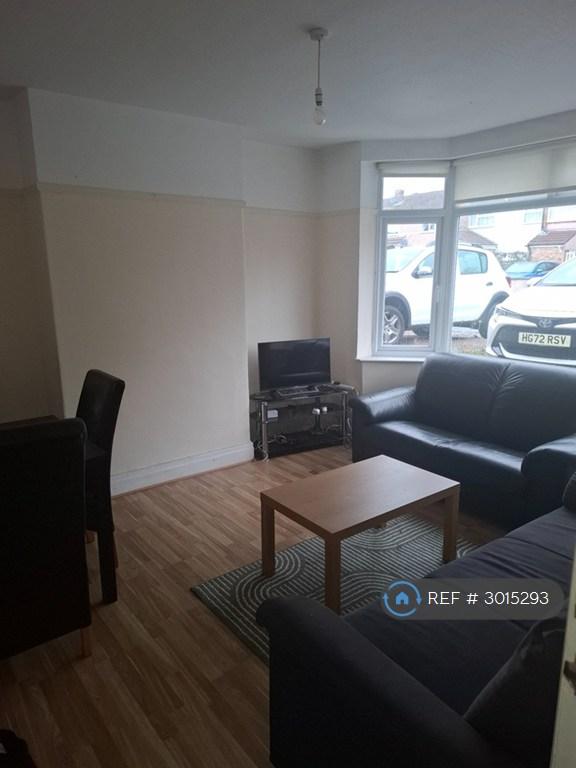 Room Radley Road in Bristol