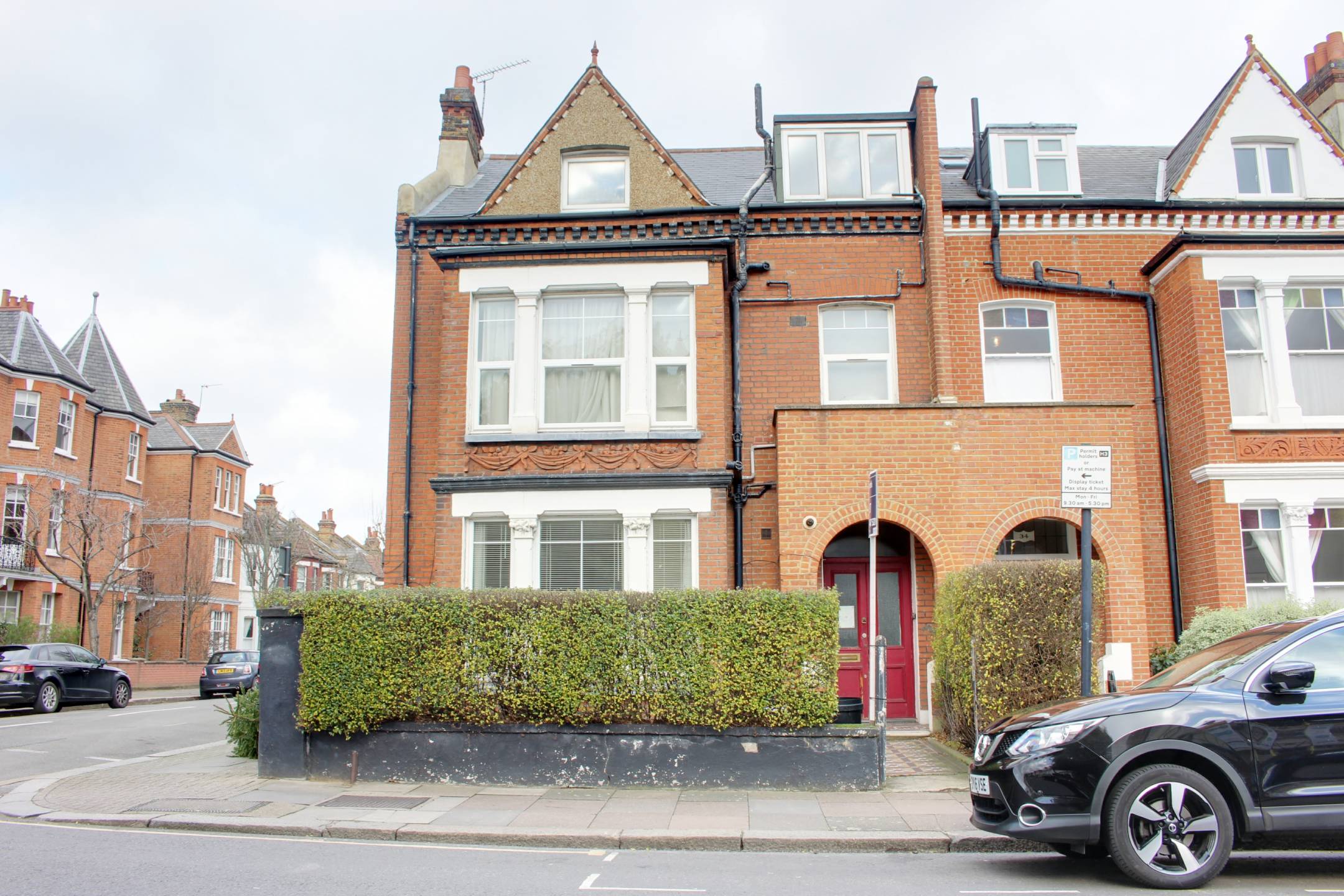 Flat Nevis Road in Greater London