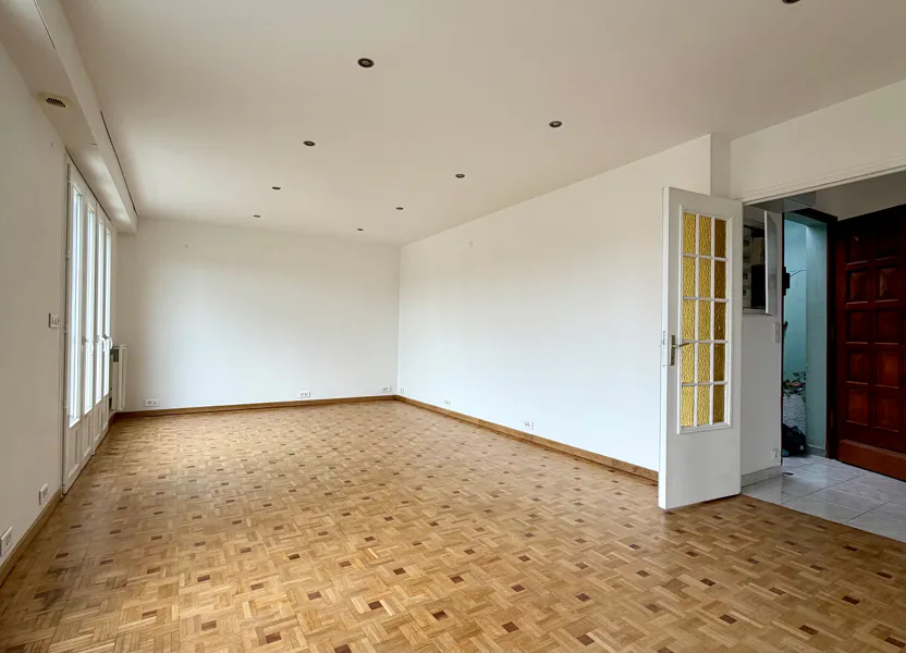 Flat Rue Charles Floquet / Avenue Charles Floquet in Joinville-le-Pont