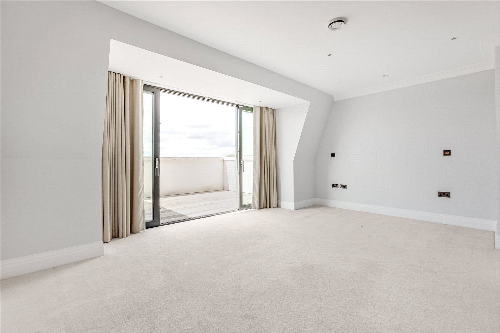 House Rowberry Close in Greater London