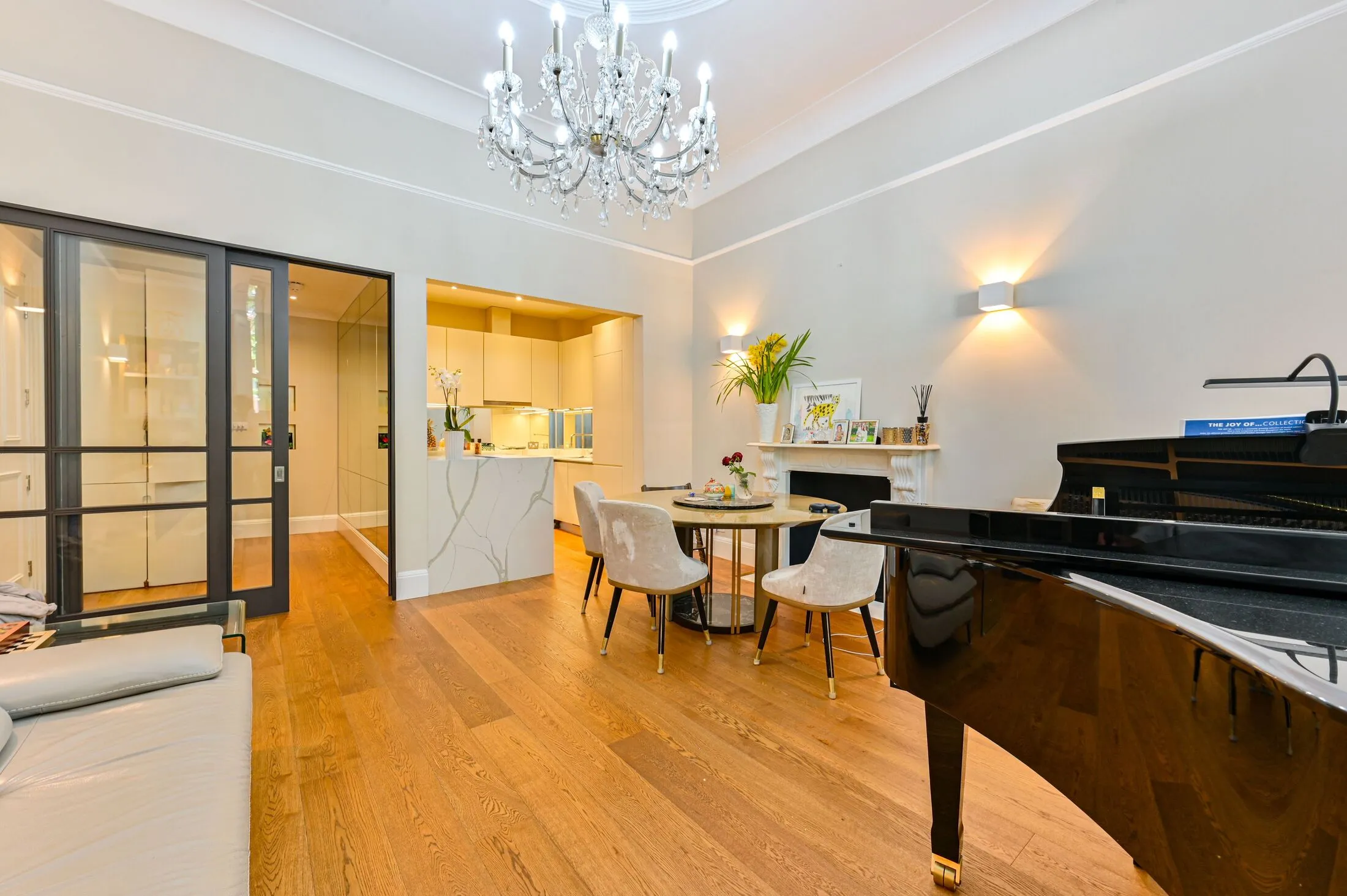 Flat Redfield Lane in Greater London