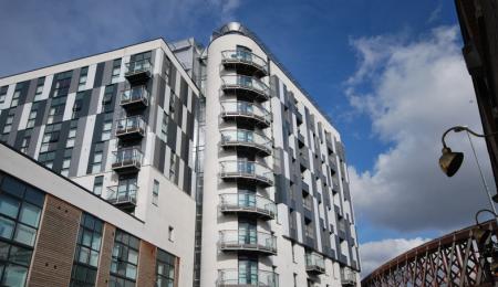 Flat Cook Street in Salford