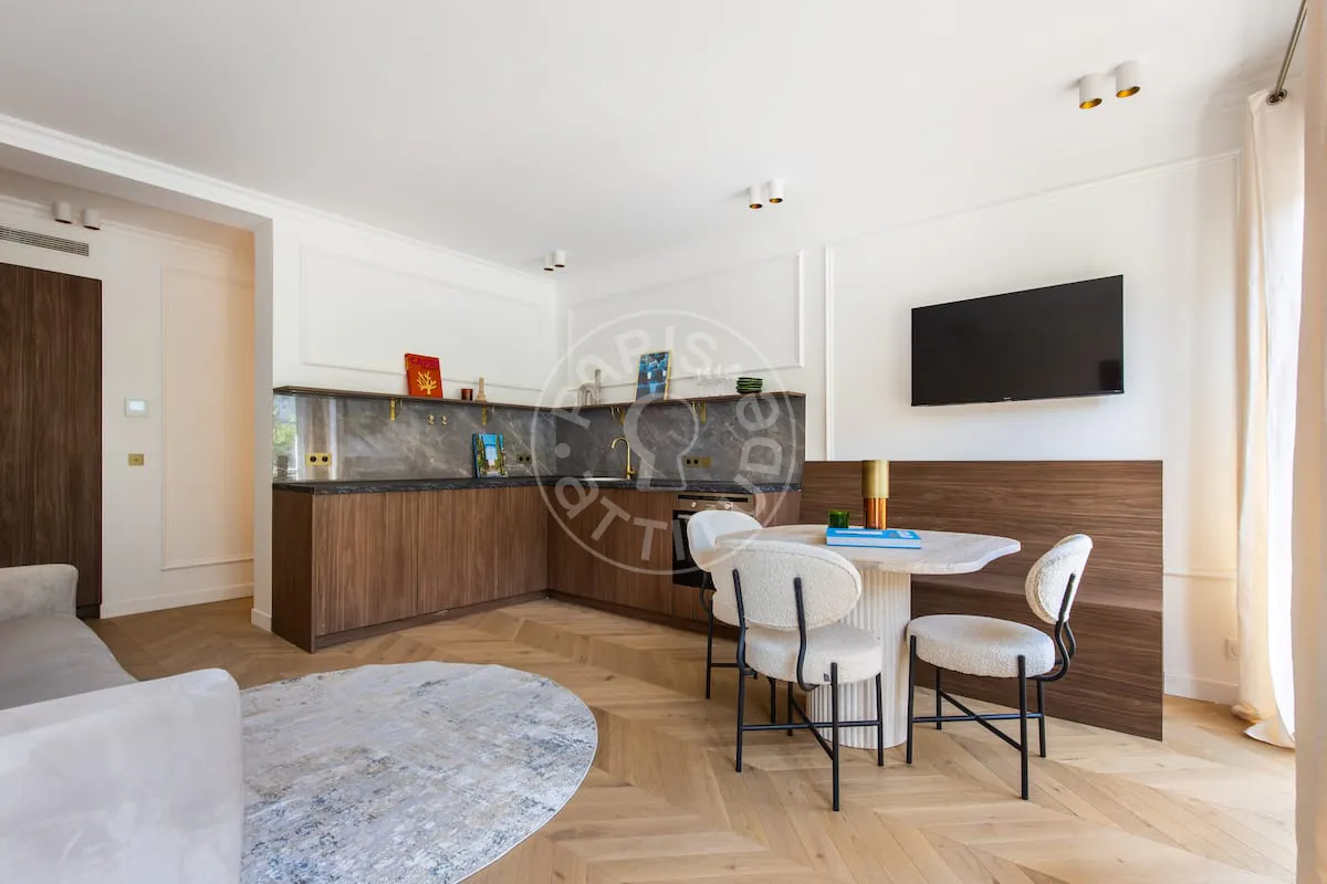 Flat Boulevard Voltaire in Paris