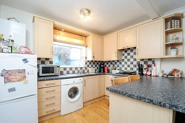 Flat Tynemouth Street in Greater London