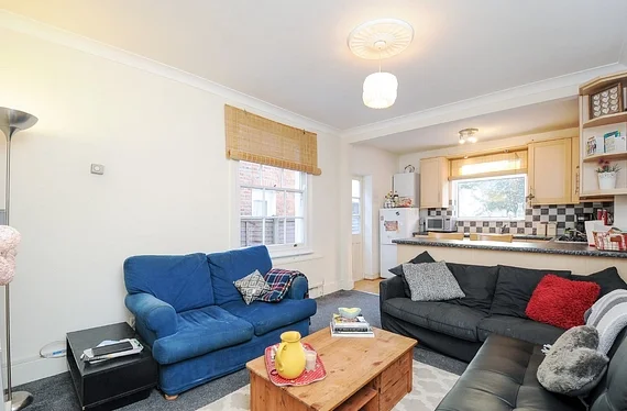 Flat Tynemouth Street in Greater London