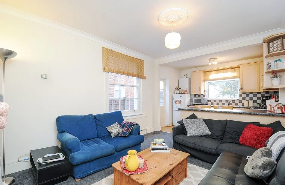 Flat Tynemouth Street in Greater London