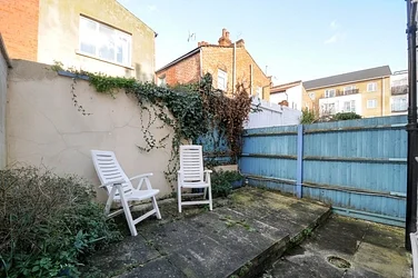 Flat Tynemouth Street in Greater London