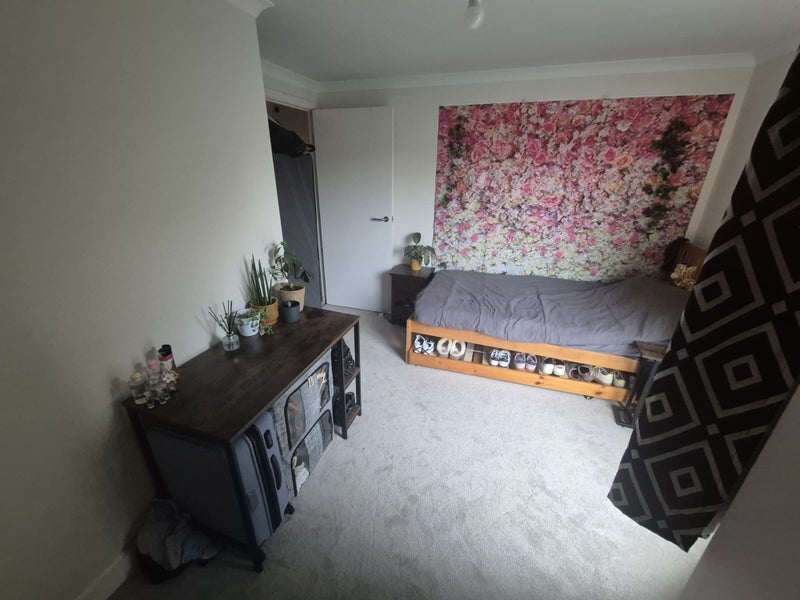 Room The Downs in Greater London