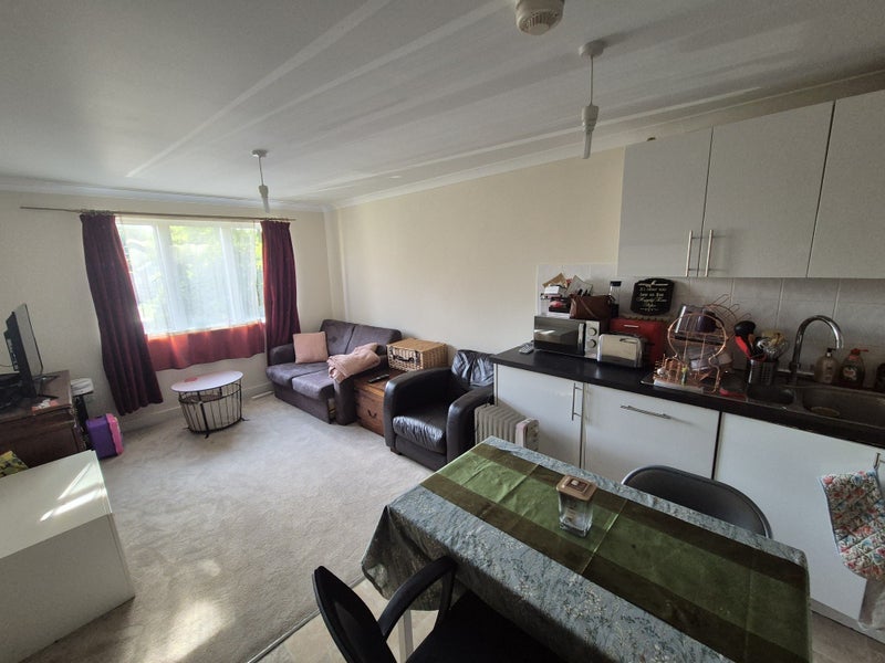 Room The Downs in Greater London