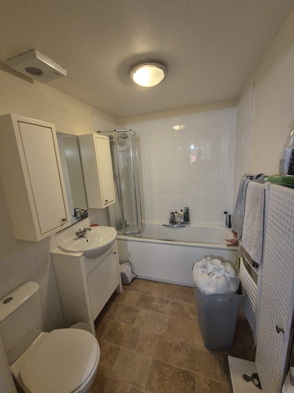 Room The Downs in Greater London