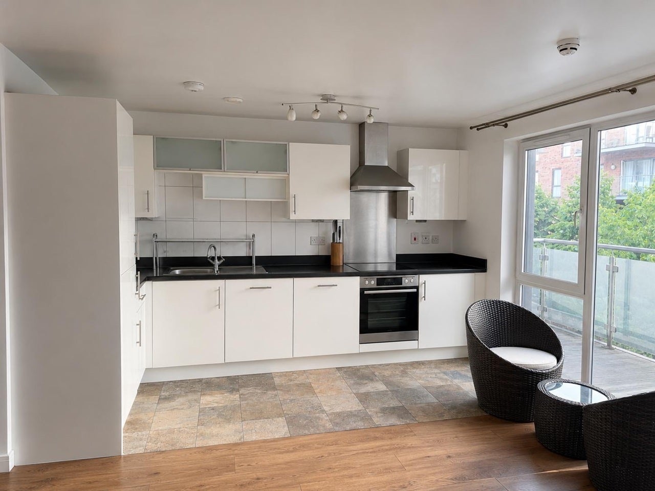 Flat Honour Gardens in Greater London