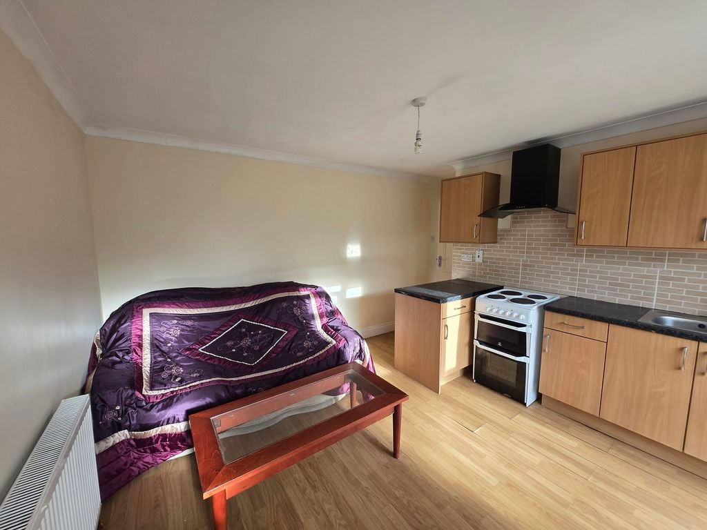 Flat Berkley Crescent in Birmingham