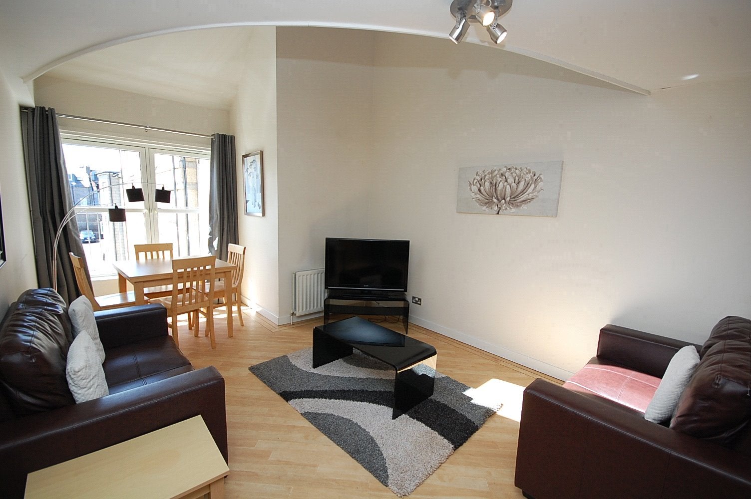 Room Affleck Street in Aberdeen City