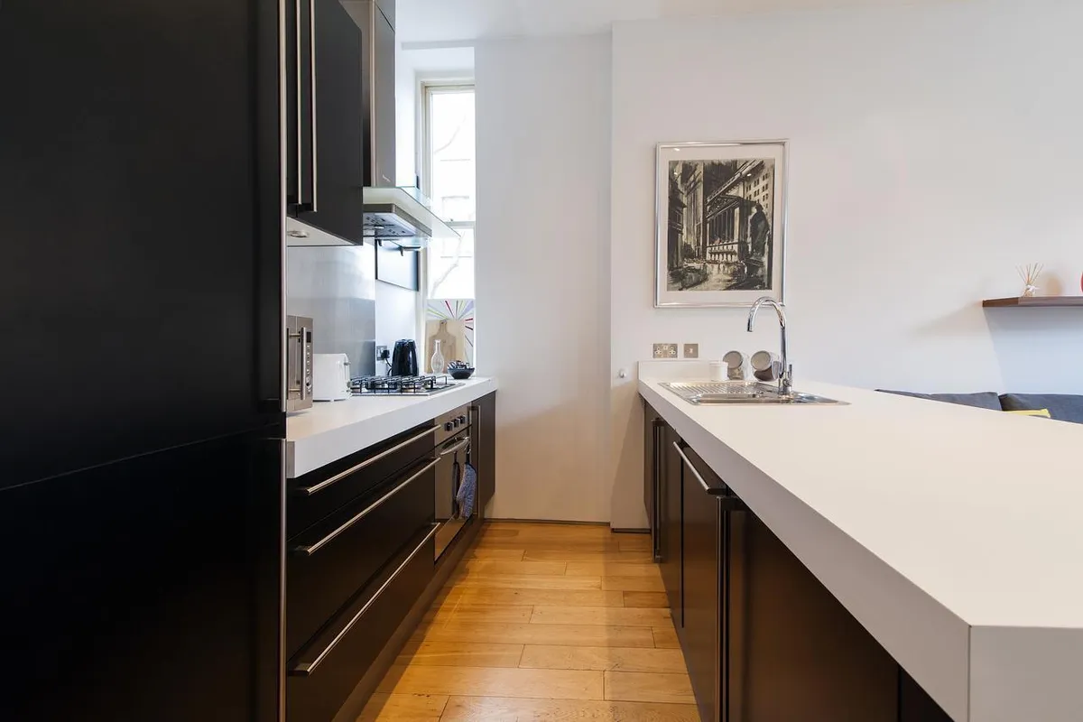 Flat Warwick Road in Greater London
