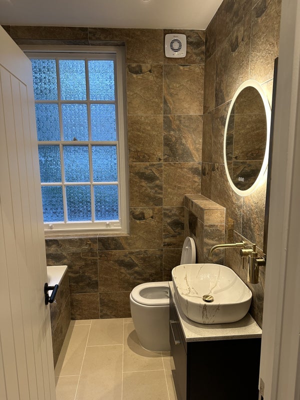 Room Beaumont Crescent in Greater London