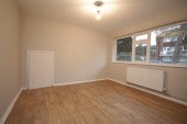Flat Calder Court in Maidenhead
