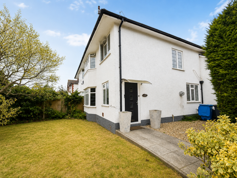 House Sandbanks Road in Poole