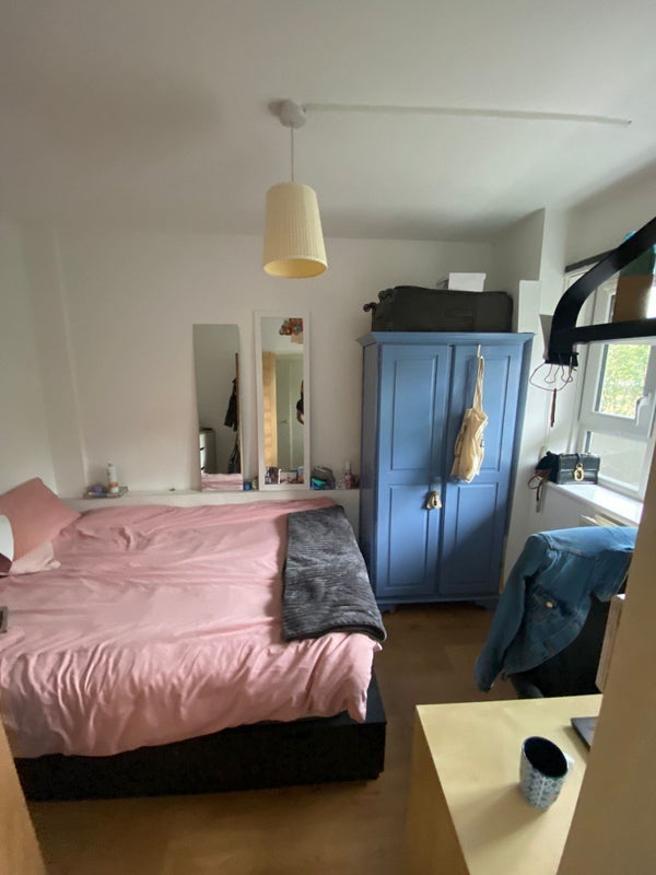 Room King Square in Greater London
