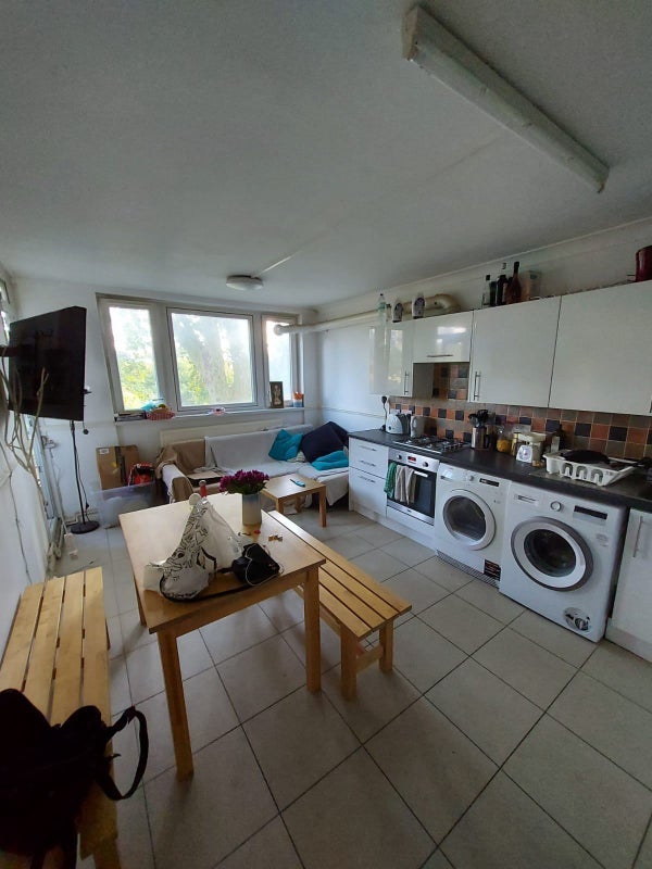Room King Square in Greater London