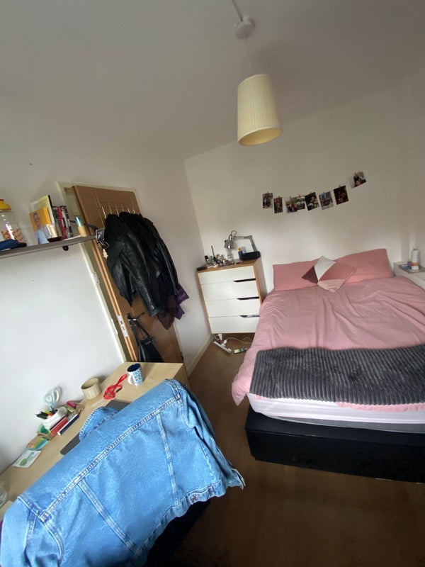 Room King Square in Greater London