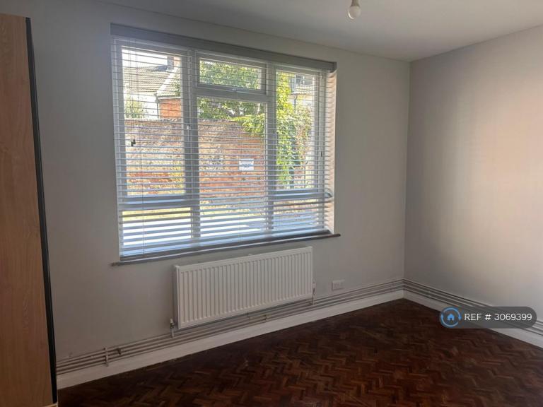Flat Wilton Road in Salisbury