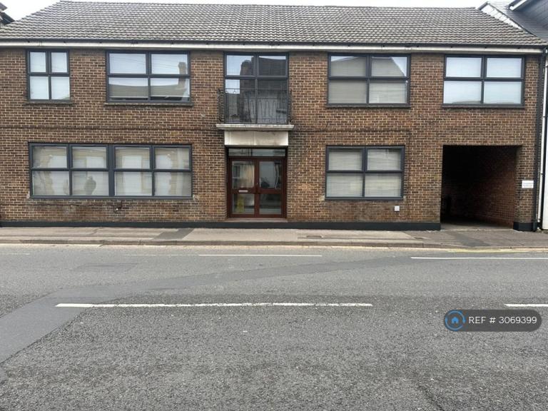 Flat Wilton Road in Salisbury