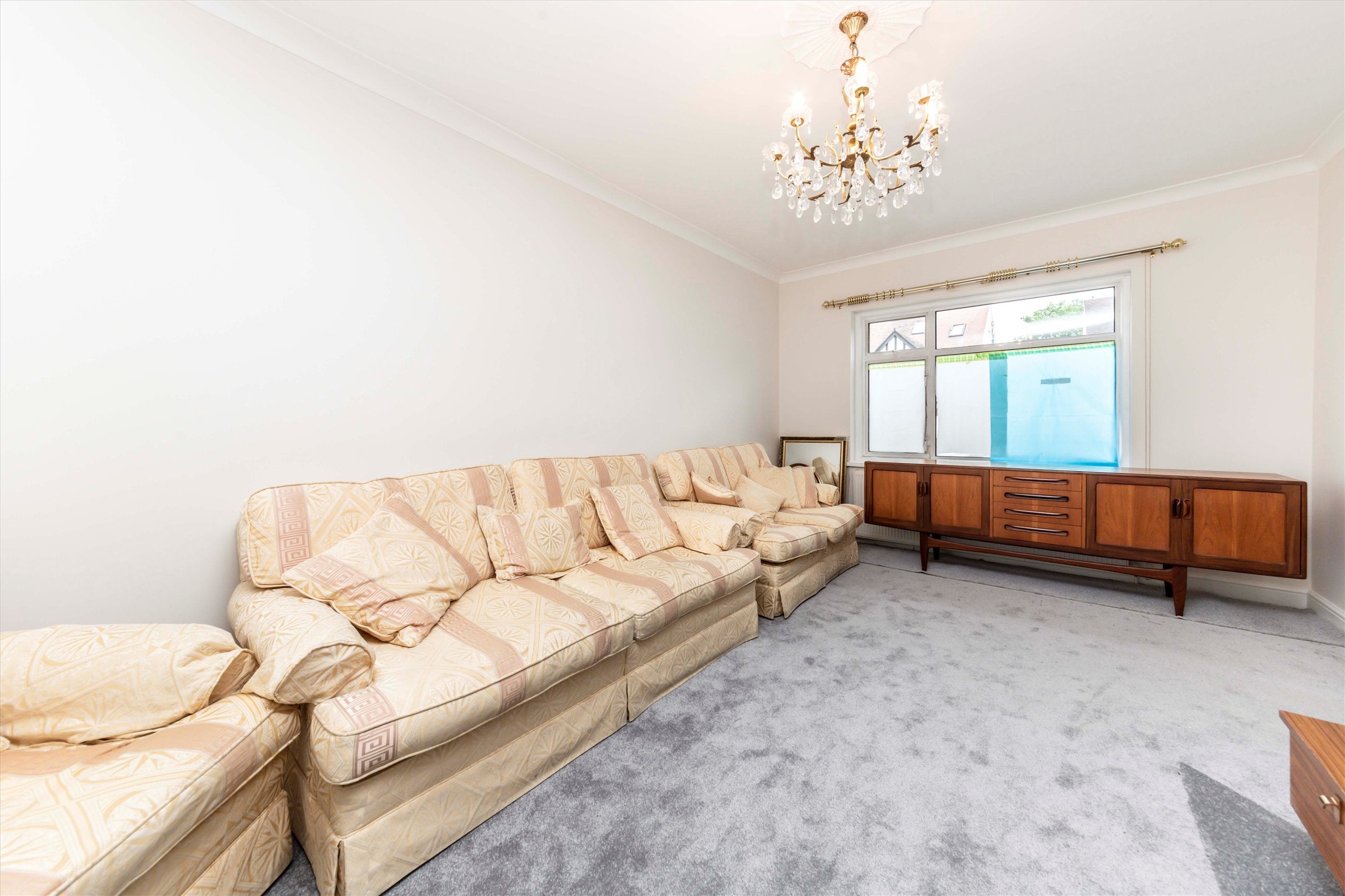 House Sneyd Road in Greater London