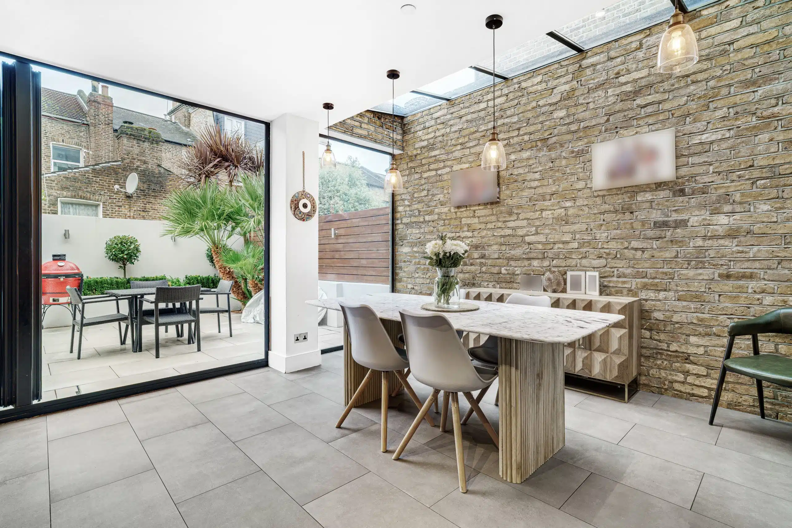 House Lindore Road in Greater London