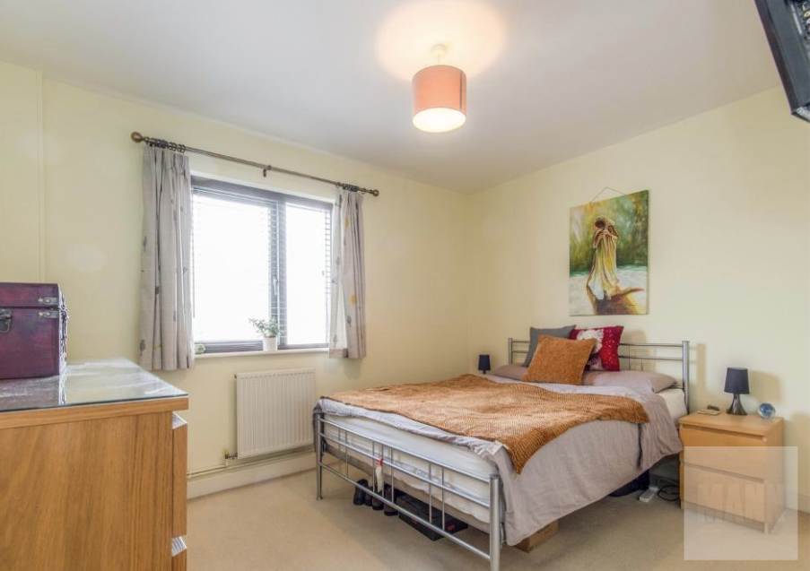 Flat Clarence Row in Gravesham