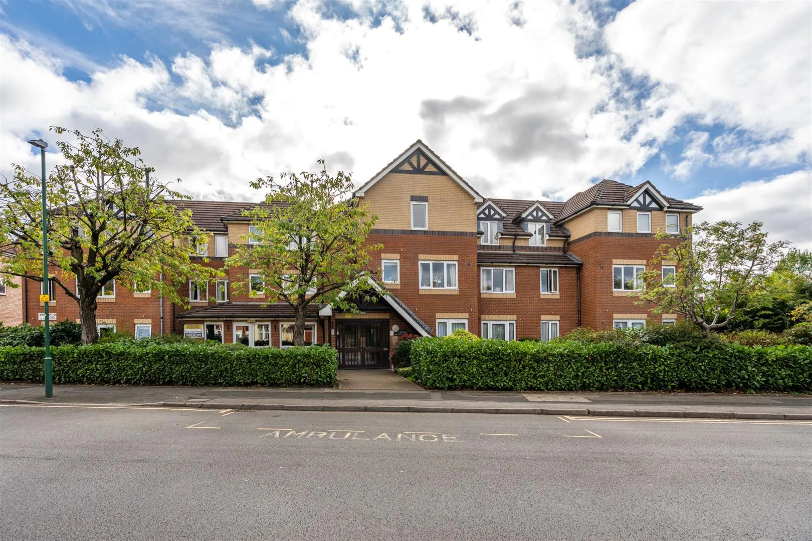 Flat Moreton Road in Shirley