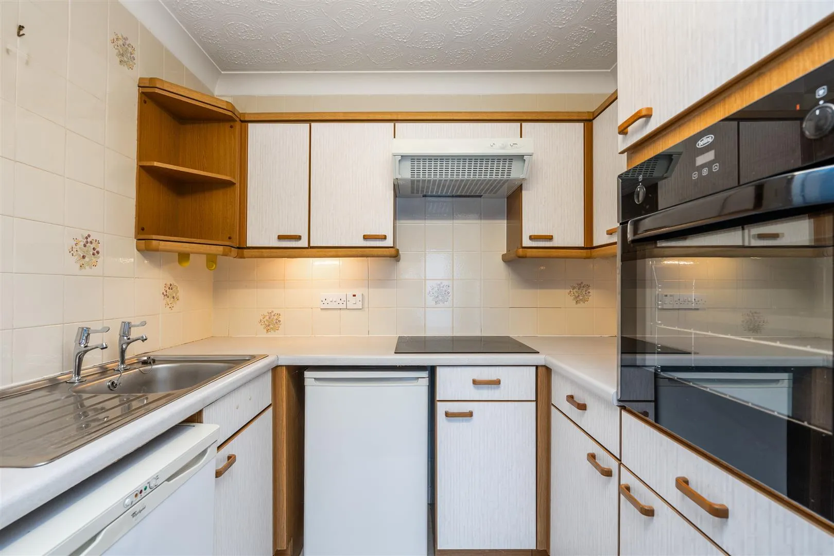Flat Moreton Road in Shirley