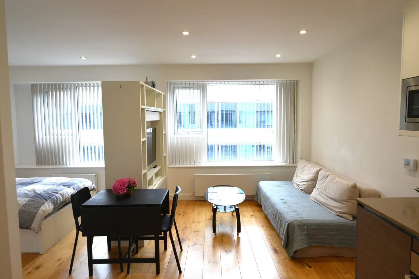 Flat Lampton Road in Greater London