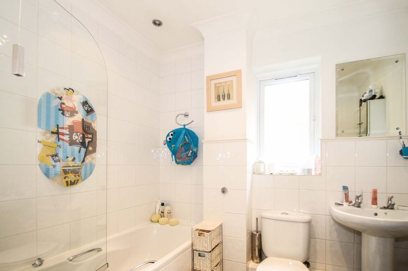 House Burlington Close in Greater London