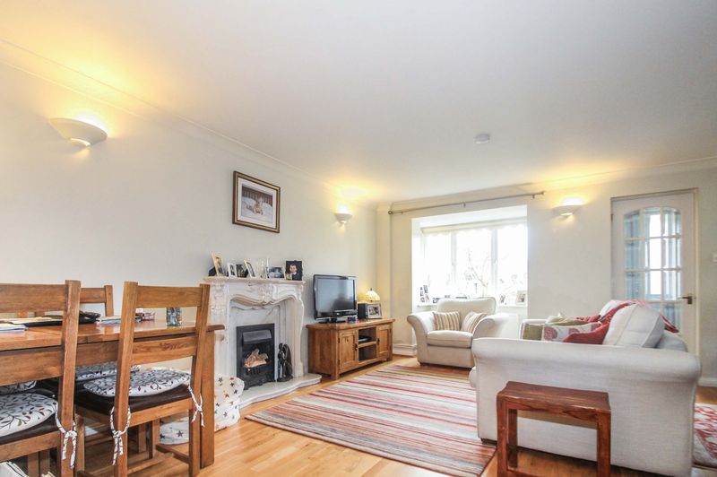 House Burlington Close in Greater London