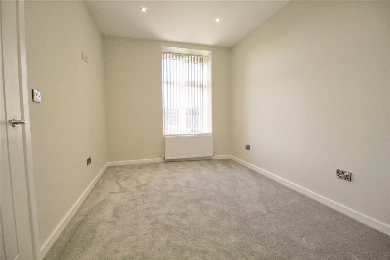Flat Manchester Road in Tameside